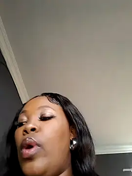 Snapshot of SWEETDOLLY29XX chatting on 07-10-26, 10:29 SWEETDOLLY29XX online show from 07-10-26, 10:29