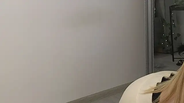 JuliaJuliette online show from 02-16-25, 05:04