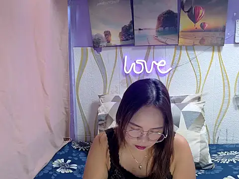 BURBERRY69 online show from 02-10-26, 02:48