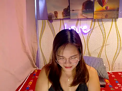 BURBERRY69 online show from 02-26-26, 05:50