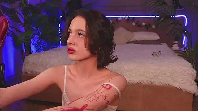 Devilinee online show from 11-16-25, 06:19