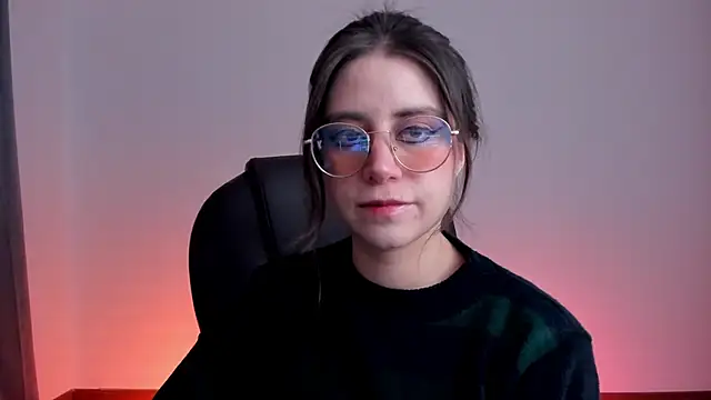 HazelKush online show from 11-18-25, 09:52