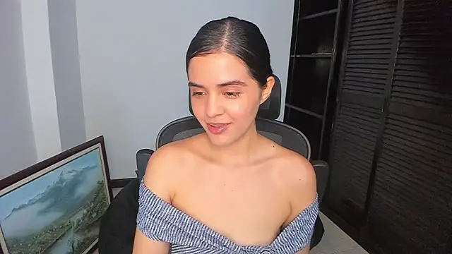 Snapshot of mia_collins_x chatting on 11-02-25, 12:24 mia collins x online show from 11-02-25, 12:24