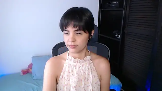 Snapshot of mia_collins_x chatting on 02-10-26, 08:35 mia collins x online show from 02-10-26, 08:35