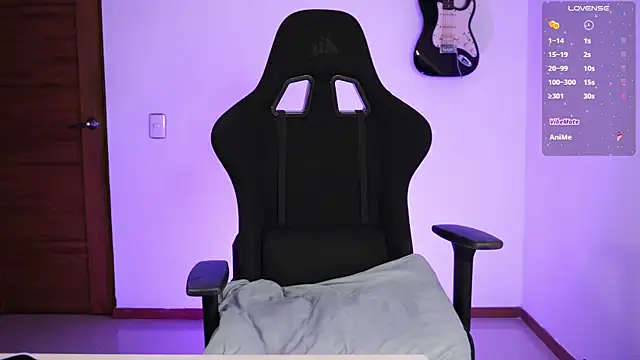 Elle online show from 09-14-25, 01:38