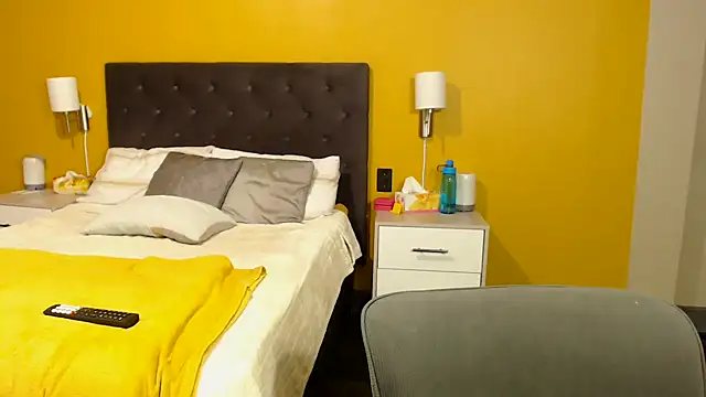 Snapshot of zandile chatting on 03-24-26, 07:52 zandile online show from 03-24-26, 07:52