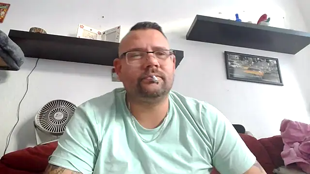 Snapshot of sexykevin17cm chatting on 11-22-25, 11:20 sexykevin17cm online show from 11-22-25, 11:20