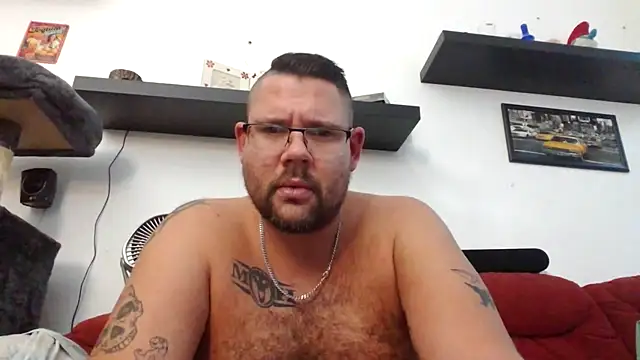 Snapshot of sexykevin17cm chatting on 11-26-25, 02:40 sexykevin17cm online show from 11-26-25, 02:40