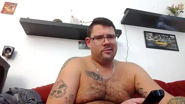 Snapshot of sexykevin17cm chatting on 12-19-25, 02:35 sexykevin17cm online show from 12-19-25, 02:35