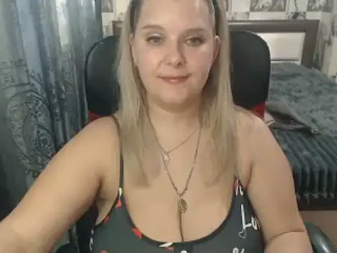 Snapshot of Boolochka chatting on 03-06-25, 12:52 Boolochka online show from 03-06-25, 12:52