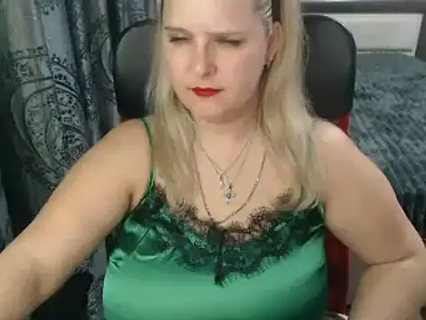 Snapshot of Boolochka chatting on 03-12-25, 07:28 Boolochka online show from 03-12-25, 07:28