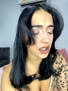 Snapshot of Shantal_Lovee chatting on 11-18-25, 09:19 Shantal Lovee online show from 11-18-25, 09:19