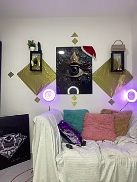 Snapshot of Shantal_Lovee chatting on 12-18-25, 10:16 Shantal Lovee online show from 12-18-25, 10:16