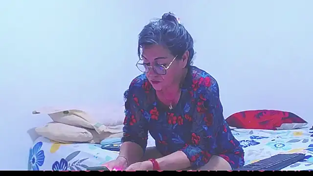 Snapshot of sexycristina_2 chatting on 09-23-25, 06:22 sexycristina 2 online show from 09-23-25, 06:22