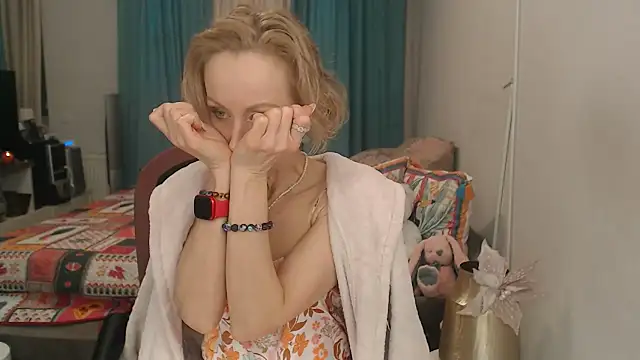 LuxuryNika online show from 04-06-26, 12:50