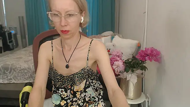 LuxuryNika online show from 06-11-26, 04:05