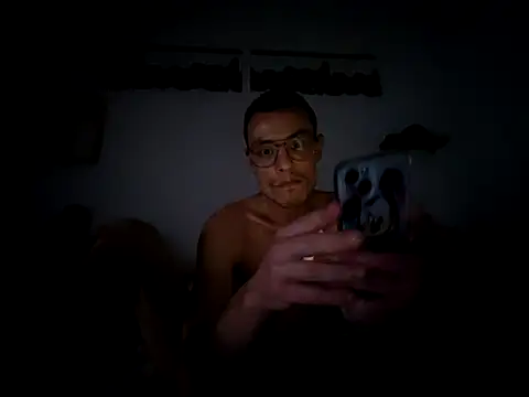 Snapshot of malpka25 chatting on 10-28-25, 10:45 malpka25 online show from 10-28-25, 10:45