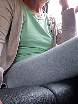 IsabelleCraft online show from 09-12-25, 08:36