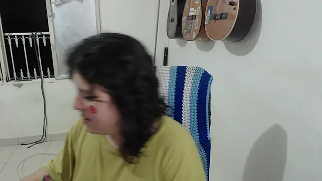 Snapshot of Smoke_trip_Alicia chatting on 10-26-25, 04:18 Smoke trip Alicia online show from 10-26-25, 04:18