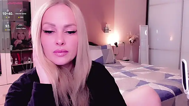 Libby Nora online show from 10-08-25, 10:46