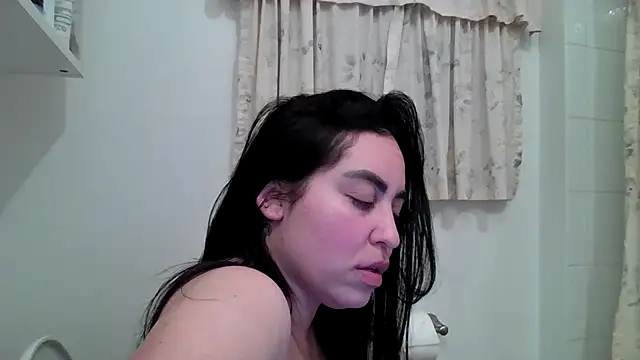 Snapshot of WetFlower69 chatting on 06-25-26, 01:49 WetFlower69 online show from 06-25-26, 01:49