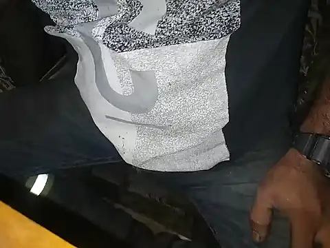 Snapshot of robertocastillo-2017 chatting on 09-30-25, 05:12 robertocastillo-2017 online show from 09-30-25, 05:12