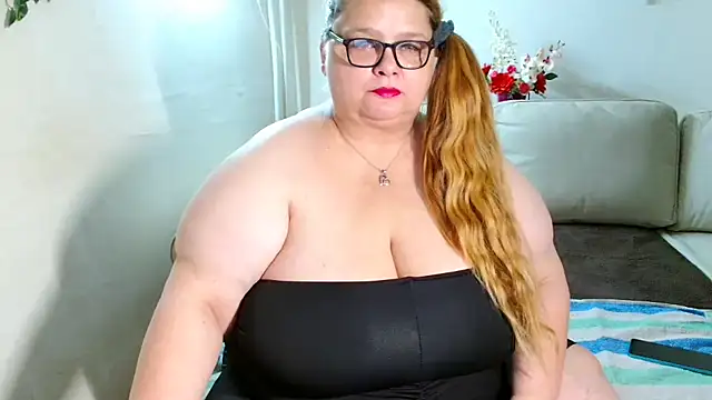 Snapshot of sexymollig chatting on 12-13-24, 02:16 sexymollig online show from 12-13-24, 02:16
