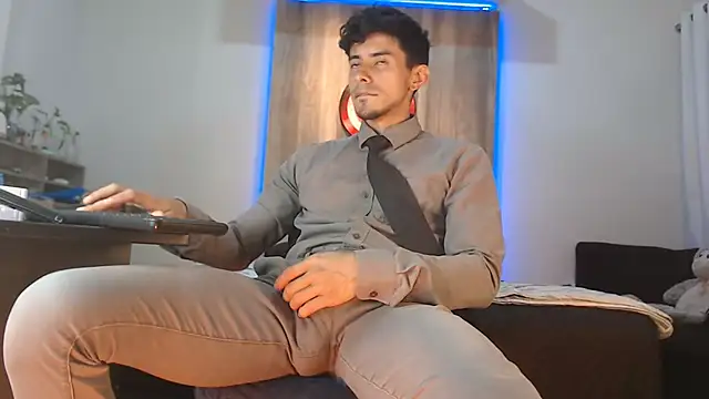 Andrew 4  online show from 10-25-25, 04:31