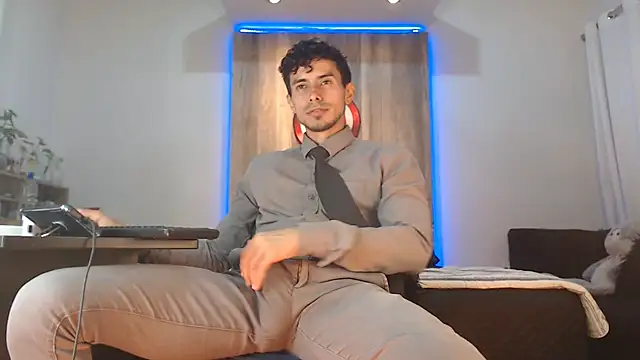 Snapshot of Andrew_4_ chatting on 10-27-25, 04:49 Andrew 4 online show from 10-27-25, 04:49