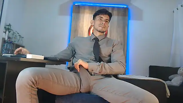 Snapshot of Andrew_4_ chatting on 11-07-25, 04:12 Andrew 4 online show from 11-07-25, 04:12