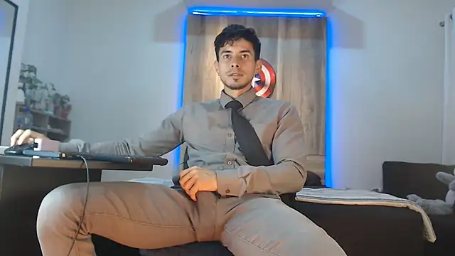 Snapshot of Andrew_4_ chatting on 11-15-25, 01:36 Andrew 4 online show from 11-15-25, 01:36