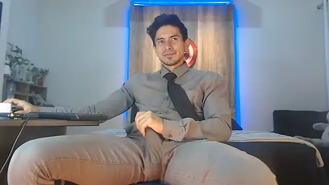 Snapshot of Andrew_4_ chatting on 11-28-25, 03:31 Andrew 4 online show from 11-28-25, 03:31