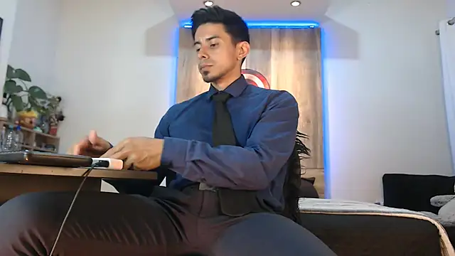 Snapshot of Andrew_4_ chatting on 01-11-26, 07:13 Andrew 4 online show from 01-11-26, 07:13