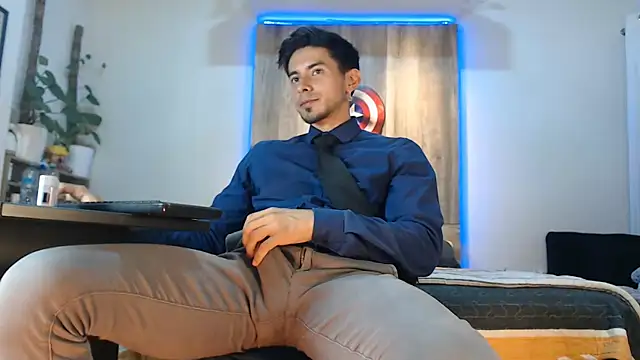 Snapshot of Andrew_4_ chatting on 02-18-26, 01:23 Andrew 4 online show from 02-18-26, 01:23