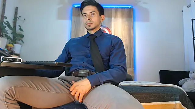 Snapshot of Andrew_4_ chatting on 02-19-26, 01:56 Andrew 4 online show from 02-19-26, 01:56