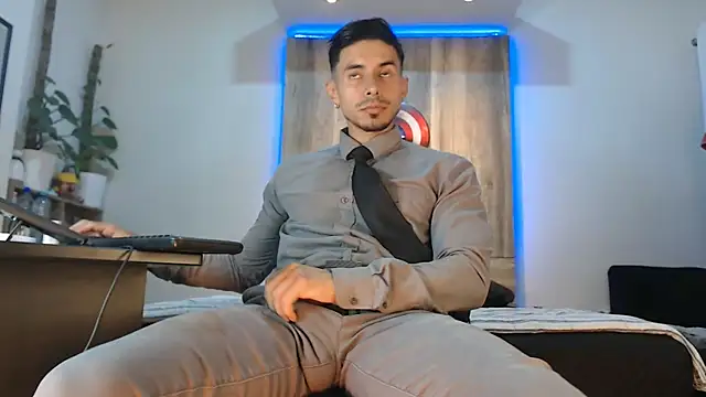 Snapshot of Andrew_4_ chatting on 02-24-26, 04:32 Andrew 4 online show from 02-24-26, 04:32