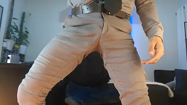 Snapshot of Andrew_4_ chatting on 03-11-26, 06:19 Andrew 4 online show from 03-11-26, 06:19