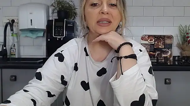 Snapshot of erikaerika chatting on 02-14-25, 08:31 erikaerika online show from 02-14-25, 08:31