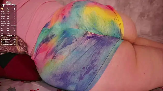 Snapshot of Evelively chatting on 12-26-24, 04:25 Evelively online show from 12-26-24, 04:25