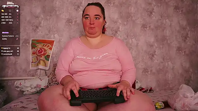 Snapshot of Evelively chatting on 12-27-24, 10:23 Evelively online show from 12-27-24, 10:23