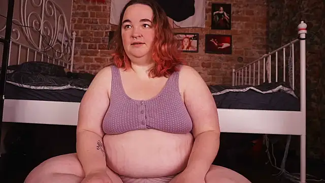 Snapshot of Evelively chatting on 11-13-25, 02:54 Evelively online show from 11-13-25, 02:54