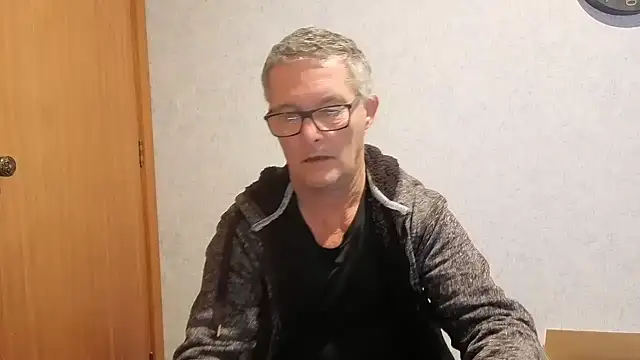 Snapshot of bigballnz chatting on 07-08-26, 08:57 bigballnz online show from 07-08-26, 08:57