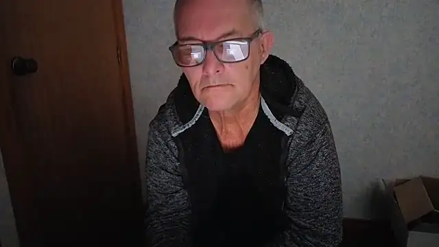 Snapshot of bigballnz chatting on 07-18-26, 09:18 bigballnz online show from 07-18-26, 09:18