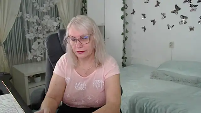 Ghertrude52 online show from 04-11-26, 04:06