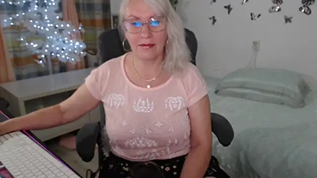 Ghertrude52 online show from 06-19-26, 04:17