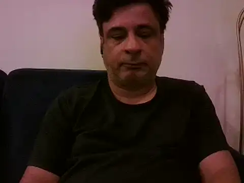 Snapshot of desipapaxxx chatting on 02-04-25, 09:10 desipapaxxx online show from 02-04-25, 09:10
