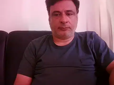 Snapshot of desipapaxxx chatting on 02-06-25, 10:37 desipapaxxx online show from 02-06-25, 10:37