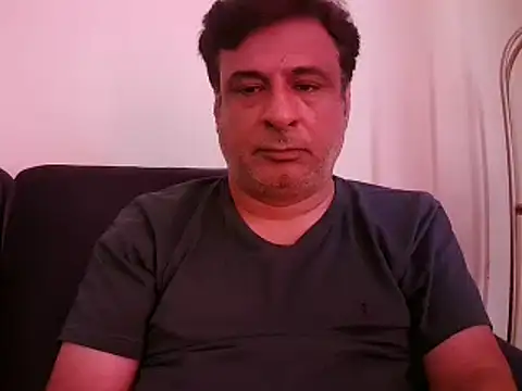 Snapshot of desipapaxxx chatting on 03-14-25, 11:34 desipapaxxx online show from 03-14-25, 11:34