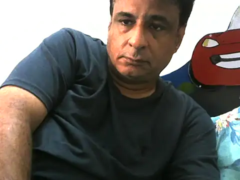 Snapshot of desipapaxxx chatting on 10-01-25, 11:05 desipapaxxx online show from 10-01-25, 11:05