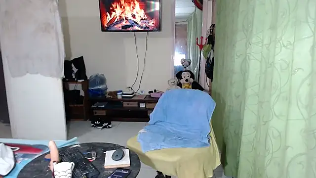 Sashaferrari2000 online show from 04-18-26, 02:37